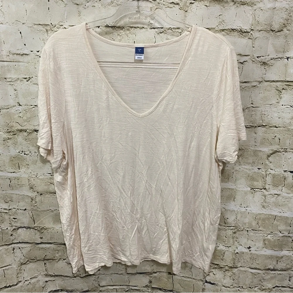 Old Navy Luxe Ivory Pearl V Neck Short Sleeve Top